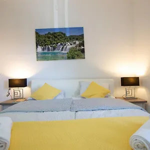 https://ms-3br-apartment-near-kolovare-beach.hotelinzadar.com